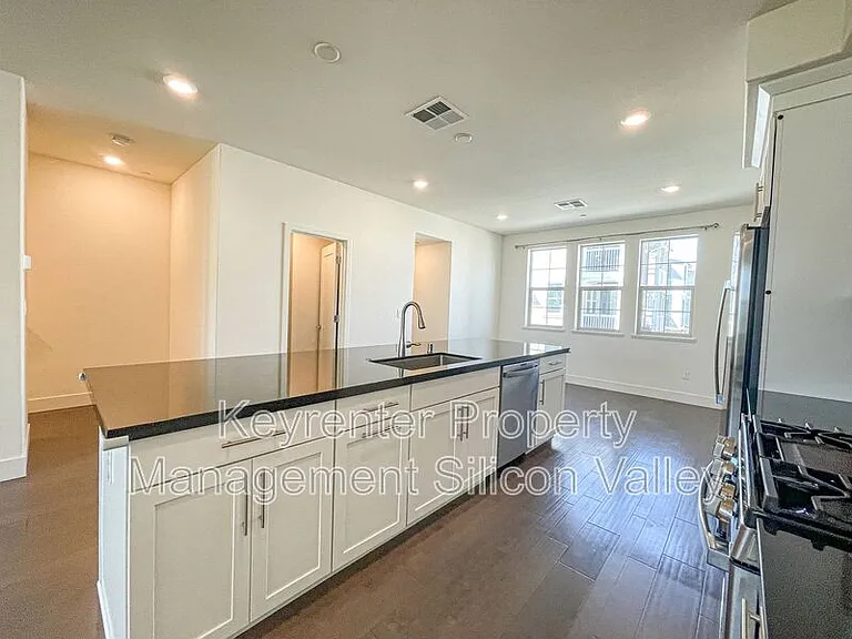 37549 Willow St — Photo 10