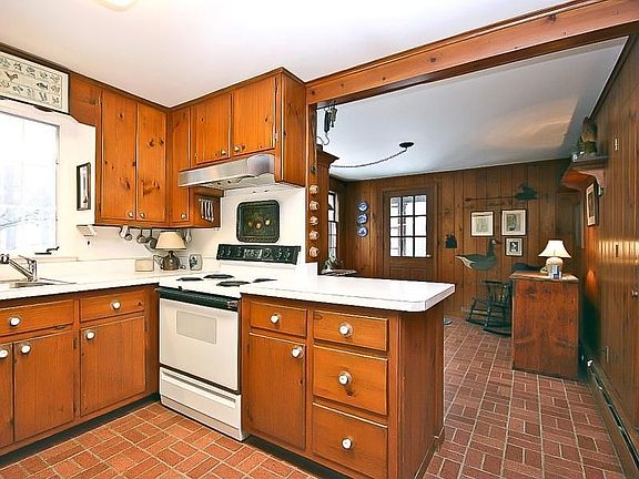 Kichen with Eating Area