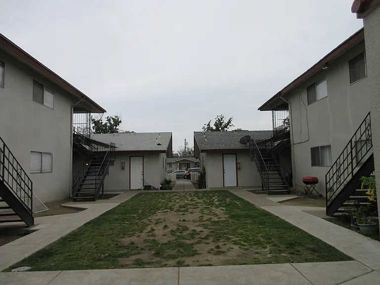 2132 W Princeton Ave #E — Photo 11