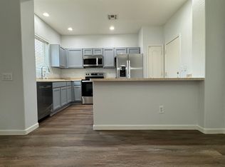 951 E Cherry Hills Dr, Chandler, AZ 85249