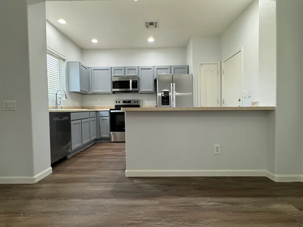 951 E Cherry Hills Dr, Chandler, AZ 85249