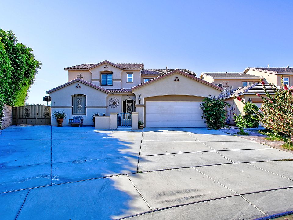 1st image of 83329 Pluma Dorada Ct