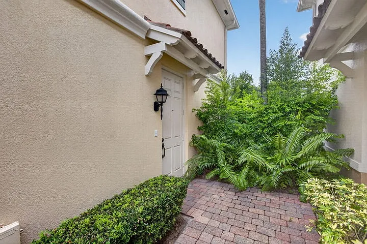 4 bed, 1830 sqft, $4,000 — Photo 4
