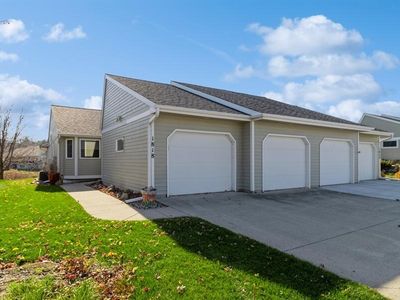 1818 Waterbury Cir, Ames, IA, 50010