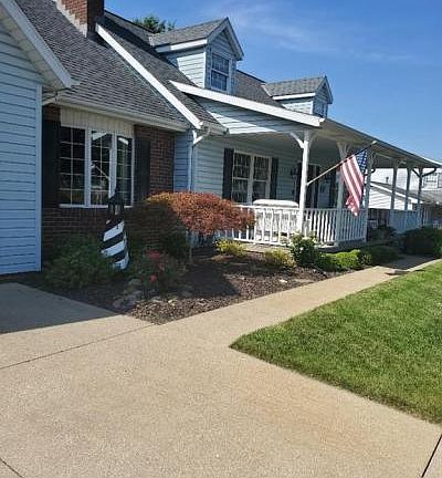3rd image of 2202 Briarwood St