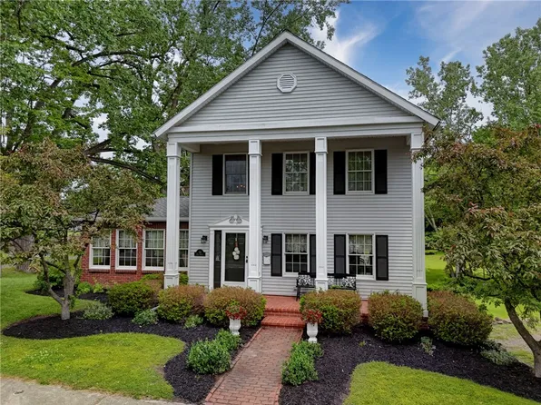 38 East Ave, Holley, NY 14470