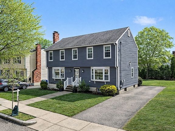 3rd image of 4 Eagle St