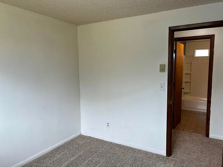 385 Dianne Ct — Photo 13