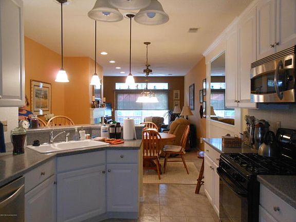 5th image of 11 Greylawn Dr #1000