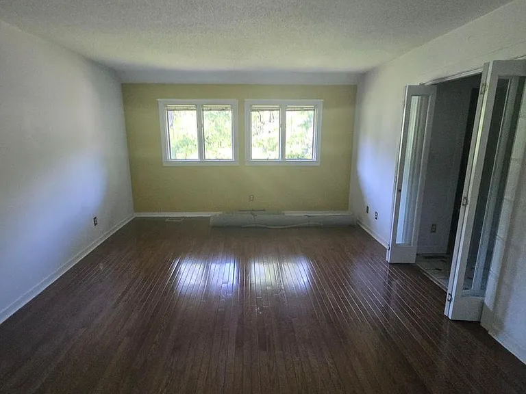 104 Hampton Ct — Photo 18