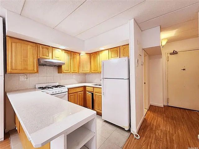 1st image of 14727 Barclay Ave Floor 2