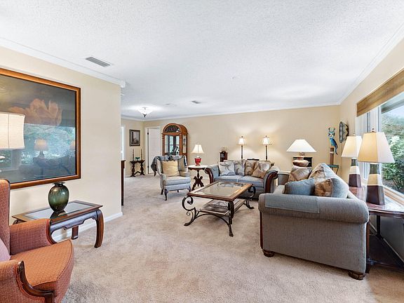 3rd image of 419 Marion Dr