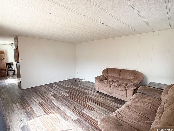 3rd image of 56 Clark CRESCENT