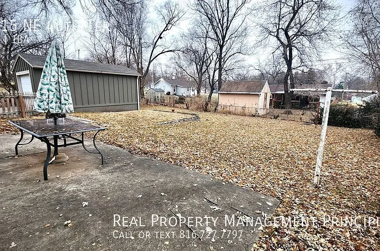 4515 NE 46th Ter — Photo 3