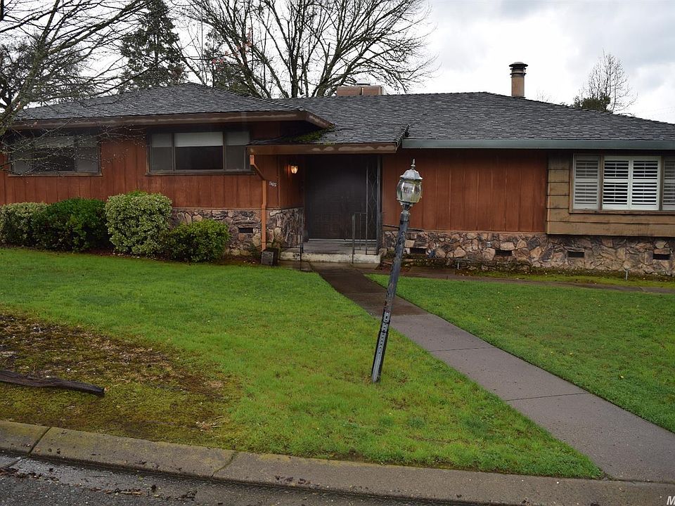 1st image of 863 Pioneer Cir