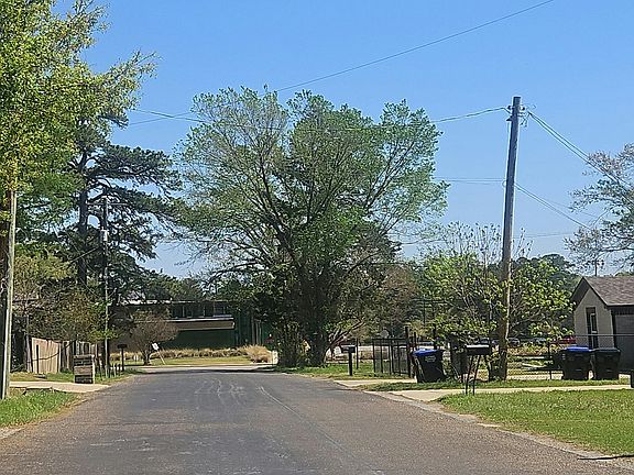 5th image of 1210 Ridgelea Ave