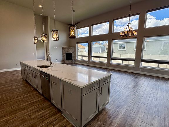 3rd image of 1026 Sun Crest Ct