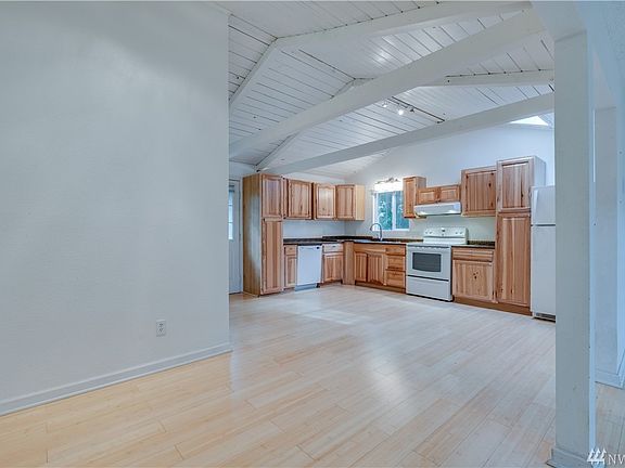 4th image of 680 E Creekside Dr