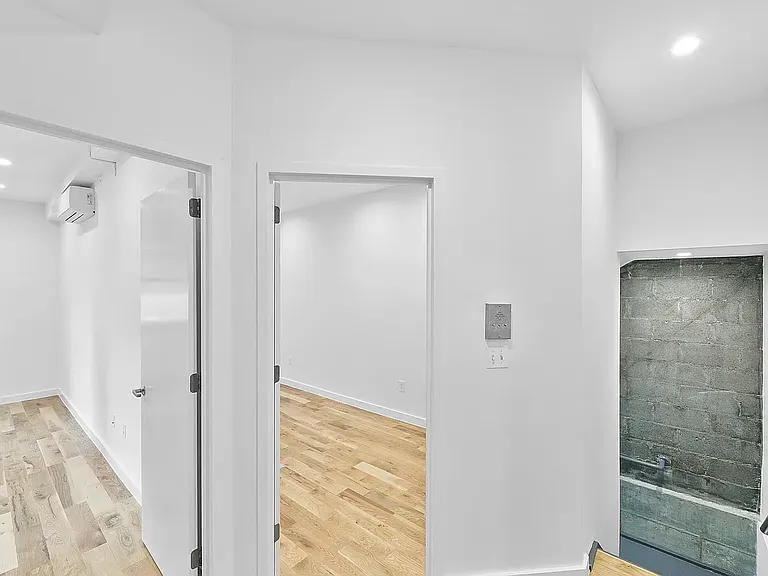 252 S 3rd St #1 — Photo 12