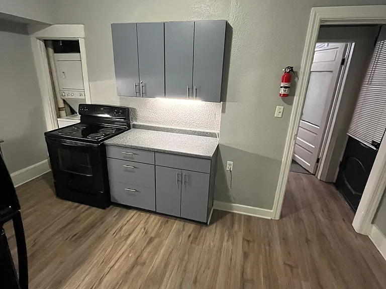 101 Green St #101 — Photo 8
