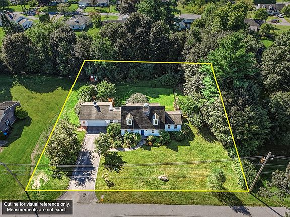 4th image of 16 Hunting Ln