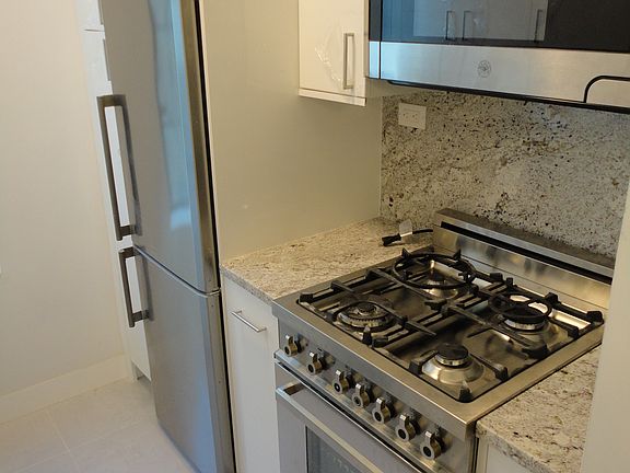 5th image of 340 W 57th St APT 7A