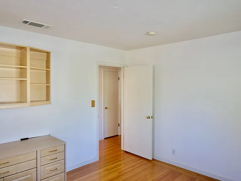 37 N Avalon Dr — Photo 21