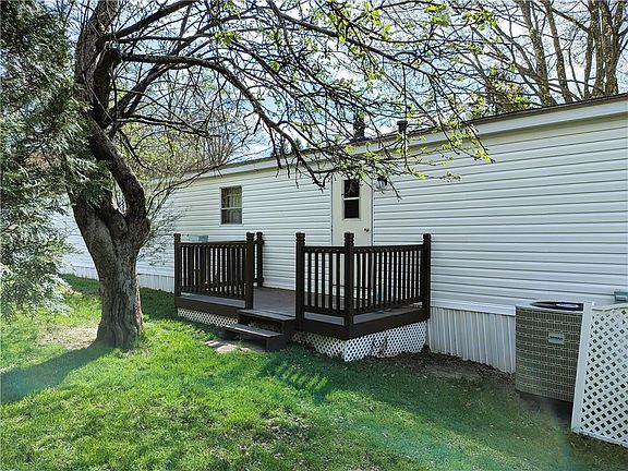5th image of 401 Silver Ln
