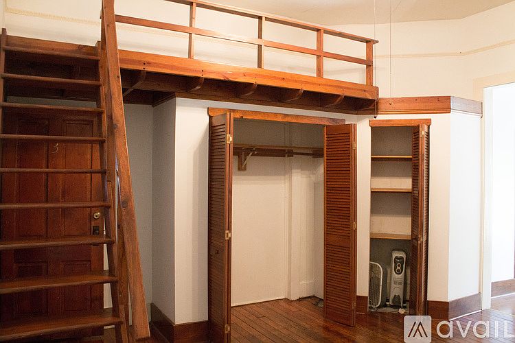 1st image of 625 NE 1st St APT 3