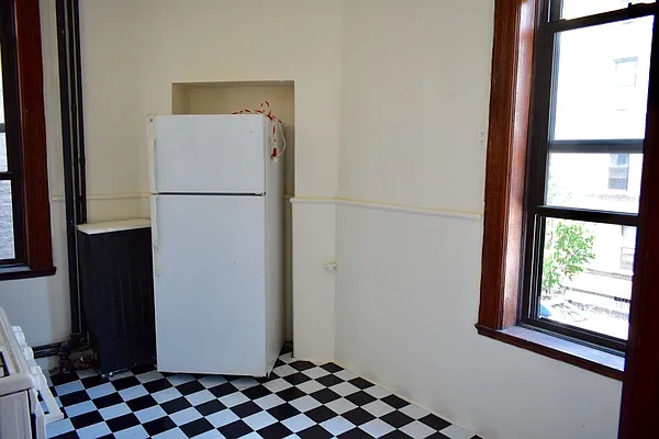 Rented by Farran & Associates | media 31