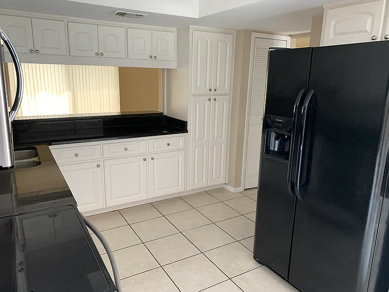 1536 N Carolwood Blvd — Photo 8