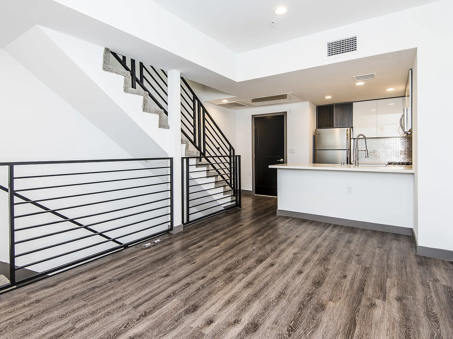 2 bed, 2.5 bath, 1000 sqft, $3,500 — Photo 4