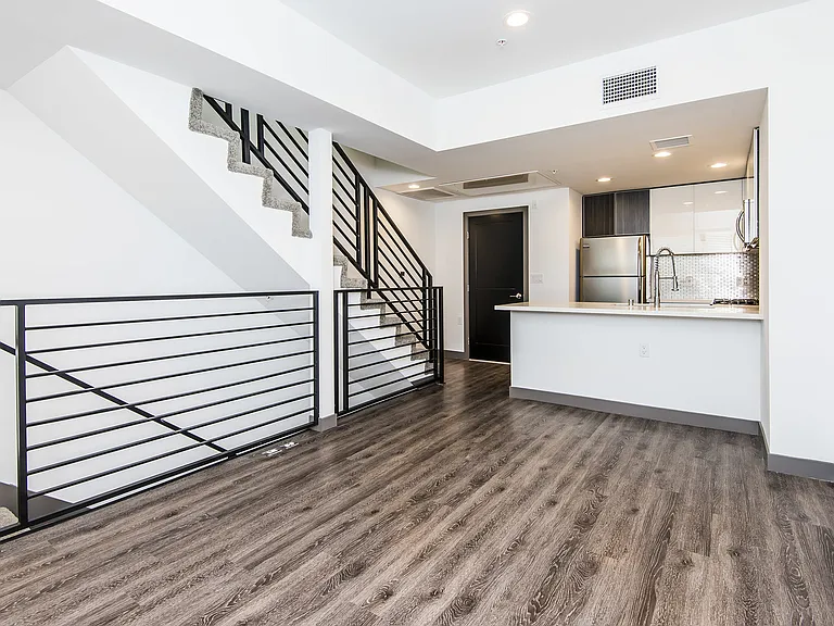 7035 S La Tijera Blvd — Photo 4