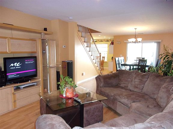 3rd image of 81 Biltmore Cir