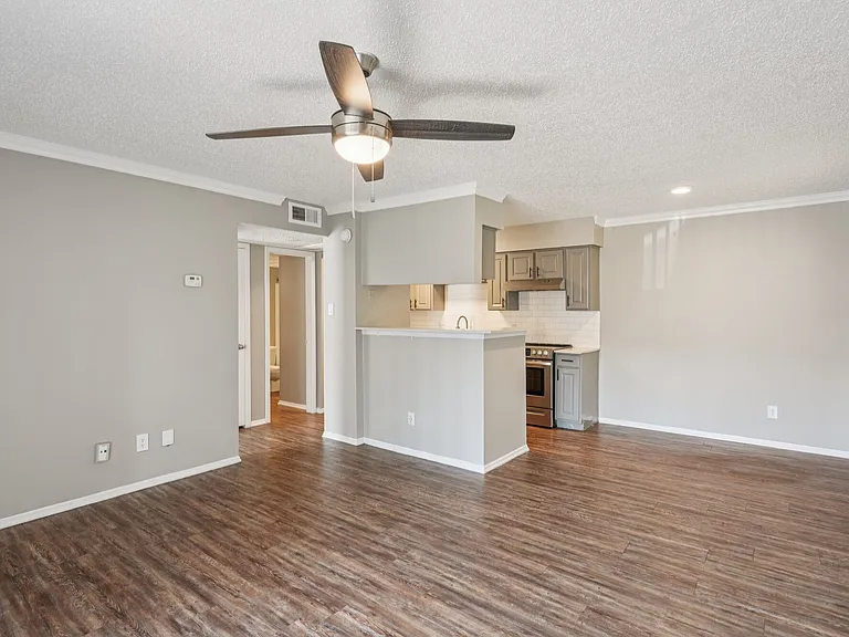5644 Riverwalk Dr — Photo 32