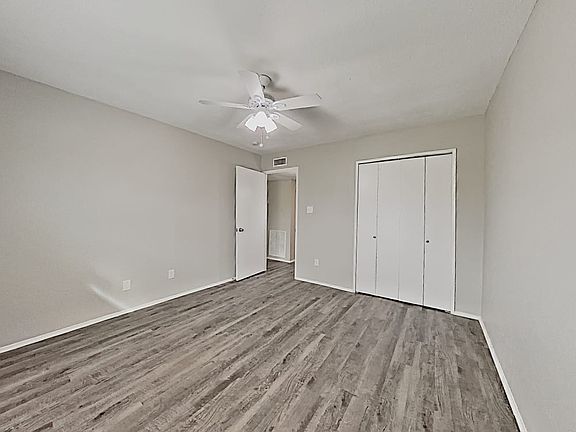 2nd image of 10218 Deer Hollow Dr