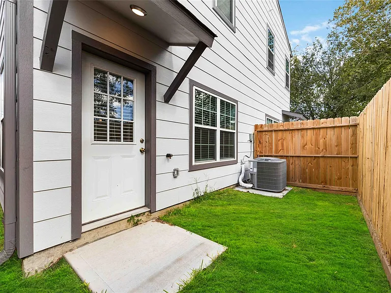 4406 Sterling St #B — Photo 31