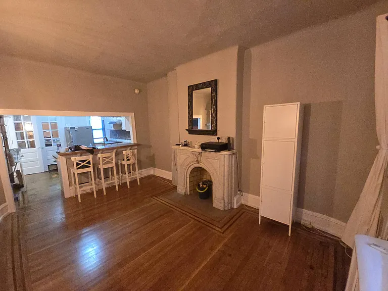 233 S 44th St #1 — Photo 5