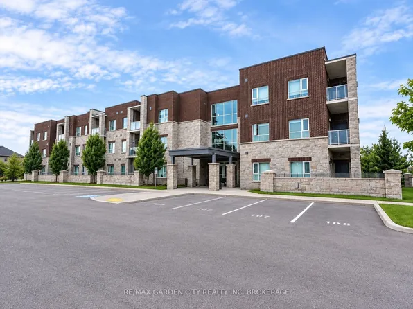 529 S Pelham Rd #304, Welland, ON L3C 3C7