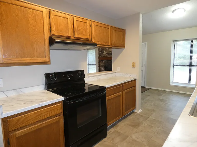 Meadowbrook Dr — Photo 10