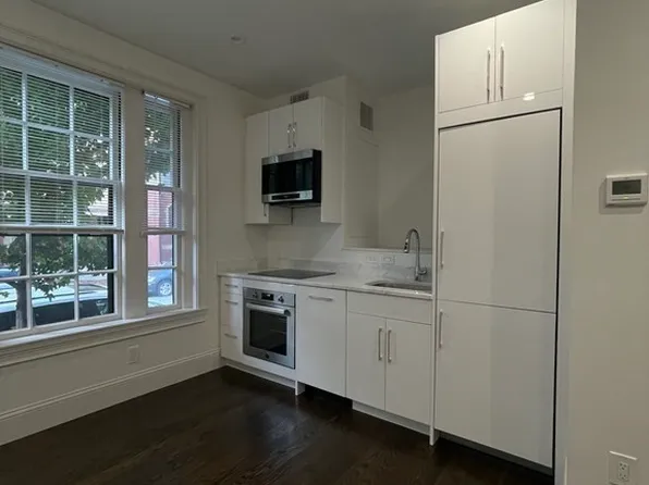 152 Mount Vernon St, Boston, MA 02108