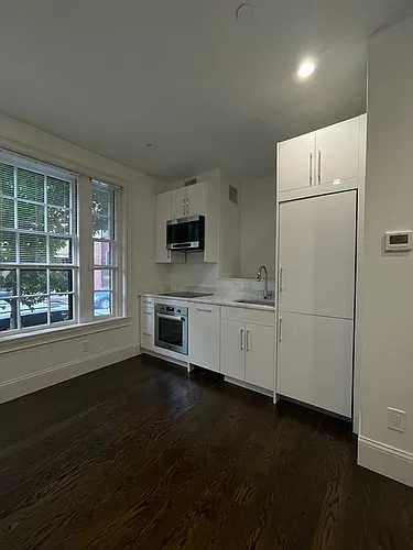 152 Mount Vernon St #STUDIO Photo 1
