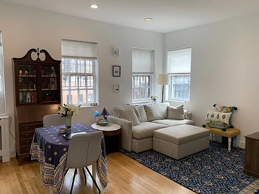 Rented by Dynamik Realty | media 17