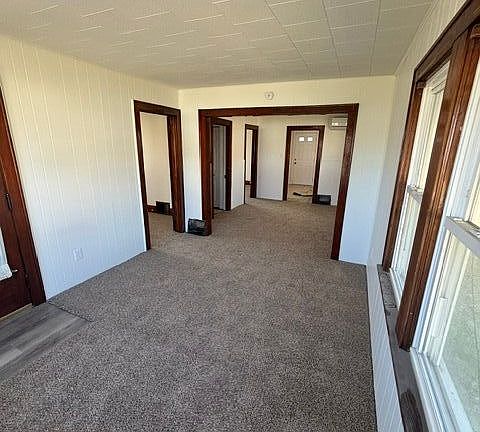 4th image of 922 Wyley Ave