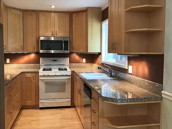2nd image of 2565 Valerie Ct