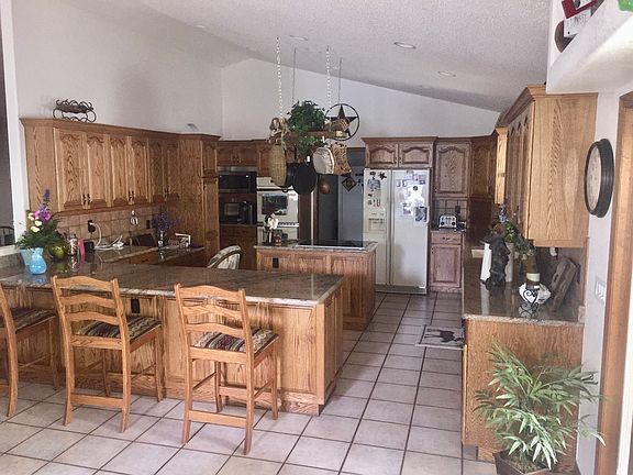 4th image of 210 Shadow Wood Dr