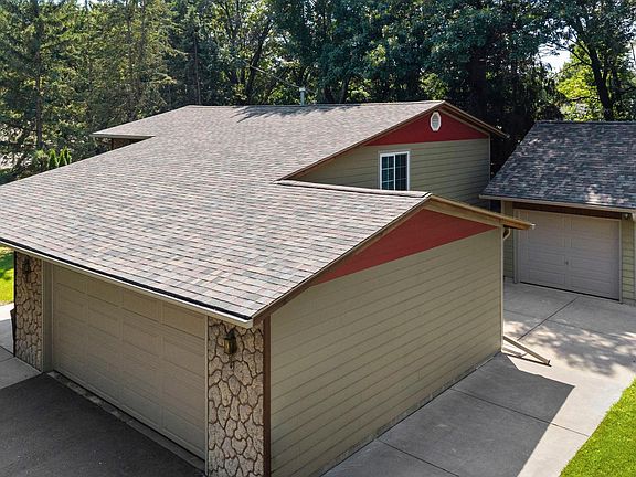 2nd image of 13 Woodcrest Dr