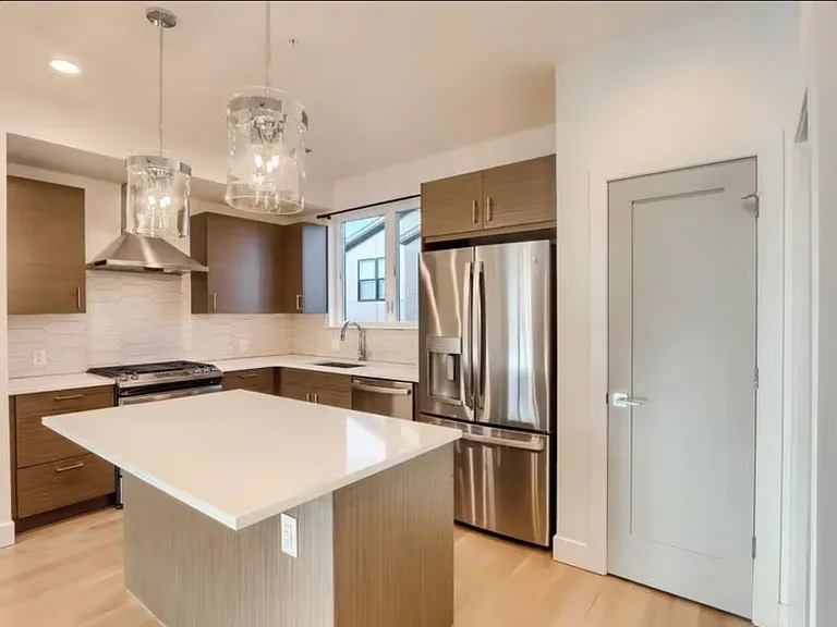5469 S Curtice St #H — Photo 4