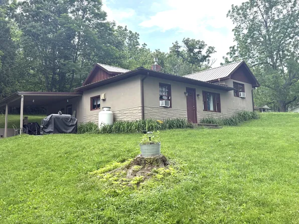 48 Payne Ave, Hillsboro, WV 24946