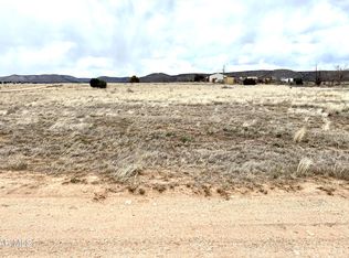 25725 N Patricia Rd, Paulden, AZ 86334